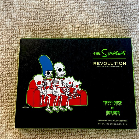 Unopened NIB - Simpsons Treehouse of Horror Eyeshadow Palette - Picture 1 of 2